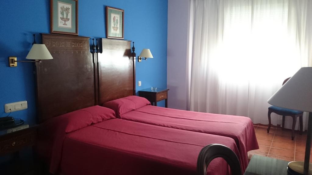 Hotel Iberia Plaza America Caces Δωμάτιο φωτογραφία
