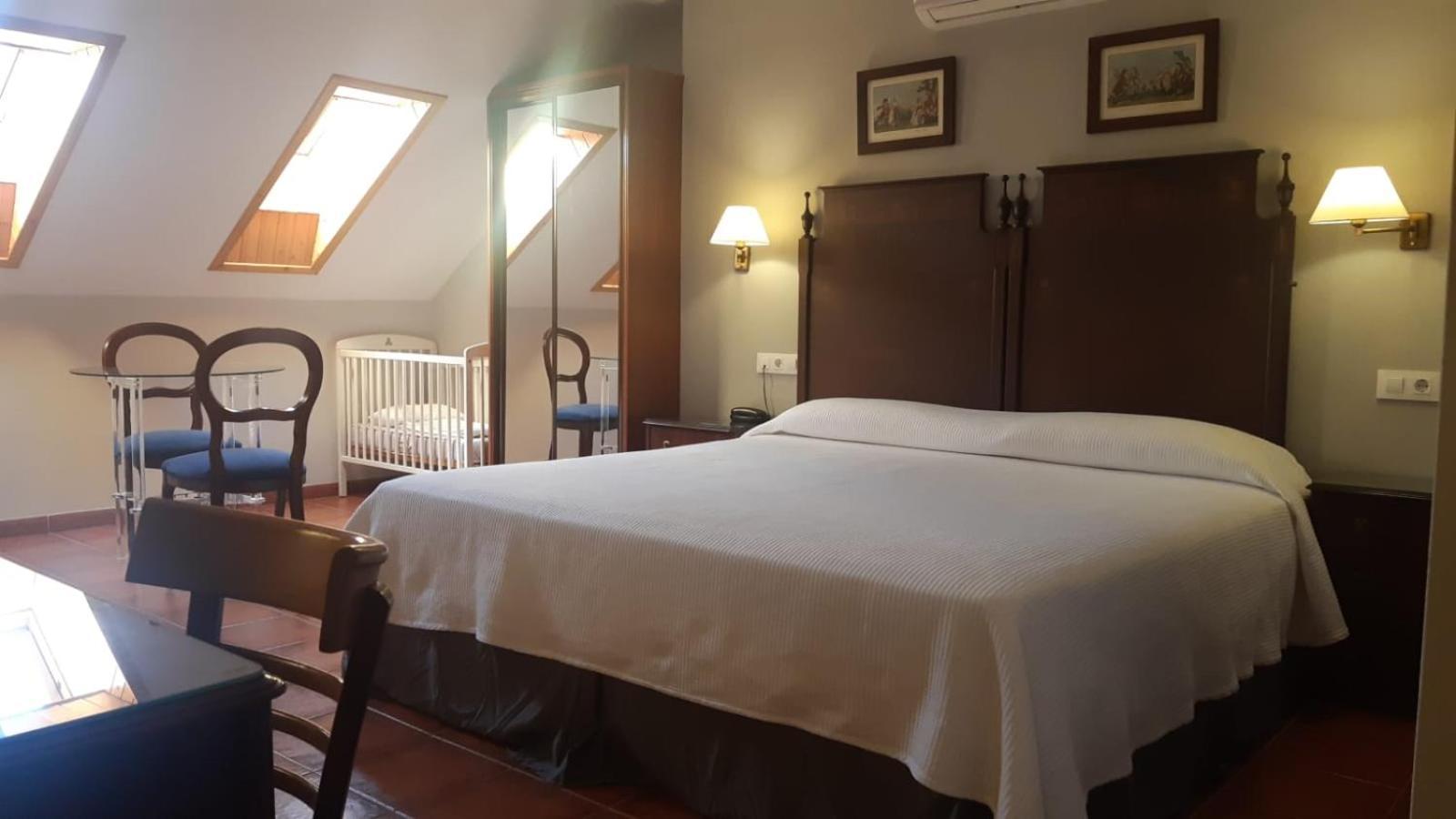 Hotel Iberia Plaza America Caces Εξωτερικό φωτογραφία