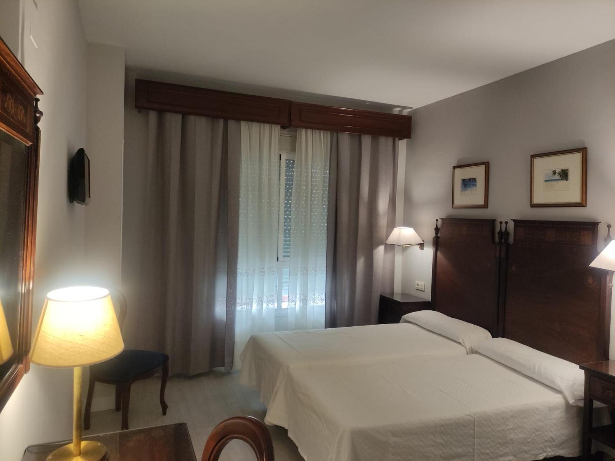 Hotel Iberia Plaza America Caces Εξωτερικό φωτογραφία