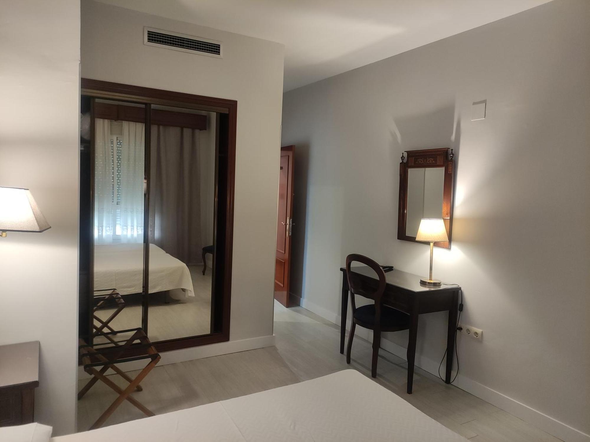 Hotel Iberia Plaza America Caces Εξωτερικό φωτογραφία
